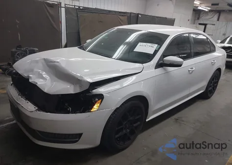 2013 Volkswagen Passat S z USA, uszkodzony, nr VIN 1VWAP7A34DC021386